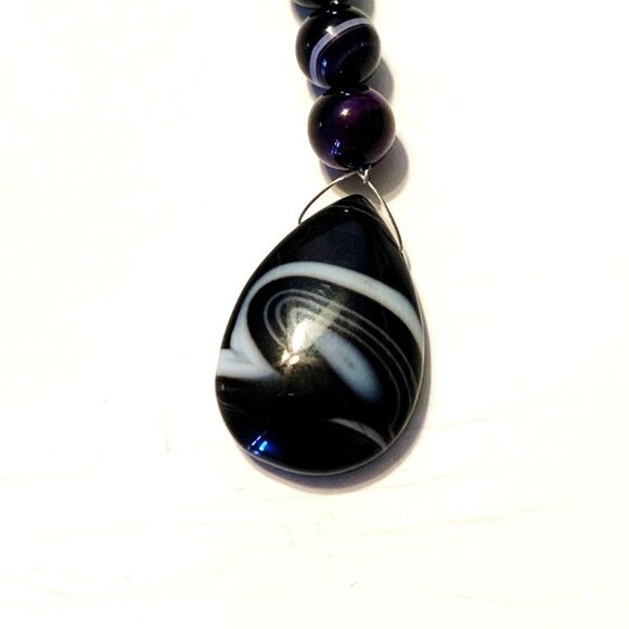 Black Banded Agate & Amethyst Keychain – Grounding & Spiritual Clarity - Picture 4 of 7